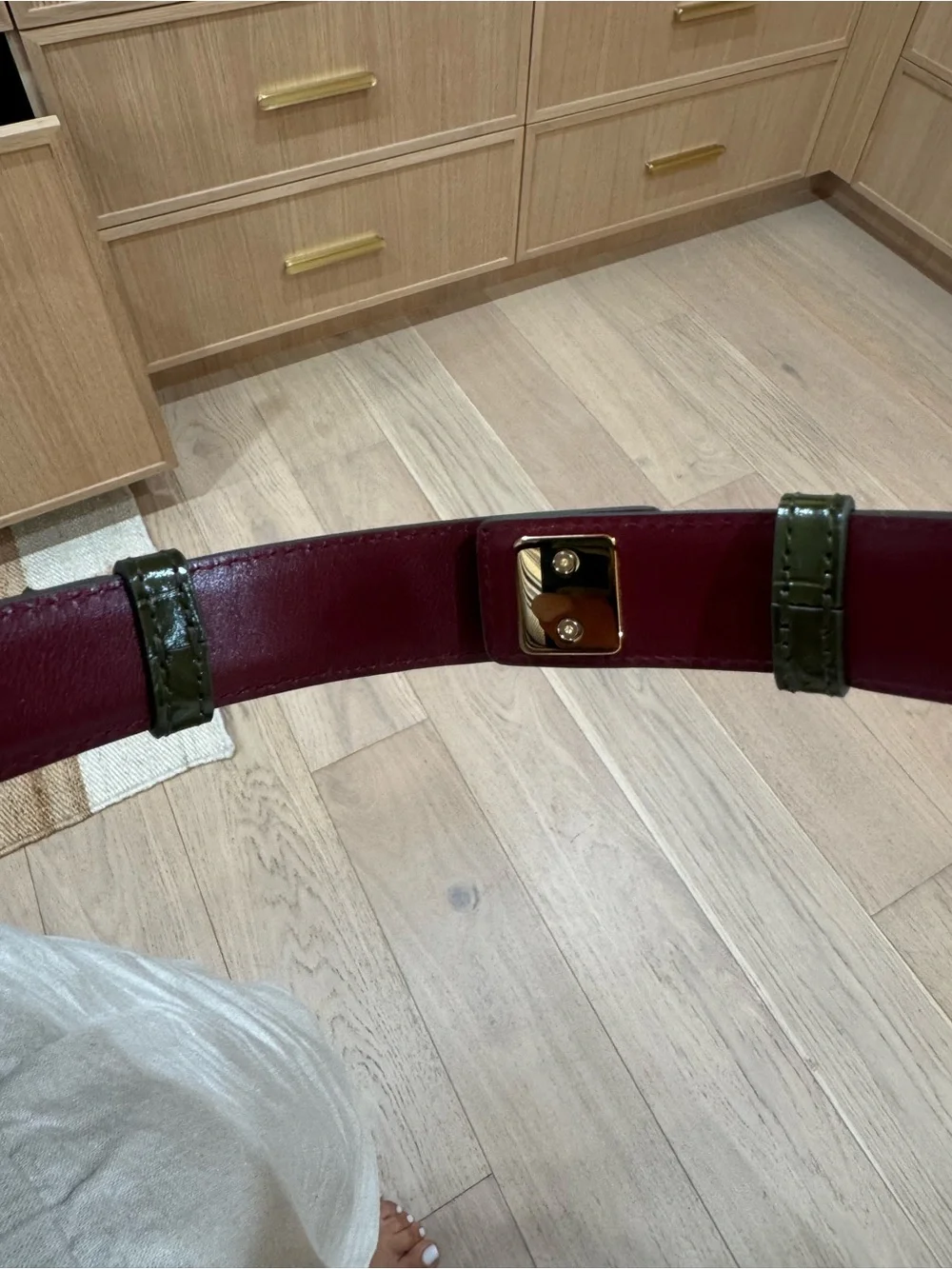 CHANEL Olive Green Croc-Embossed Leather Belt with Gold CC Logo
